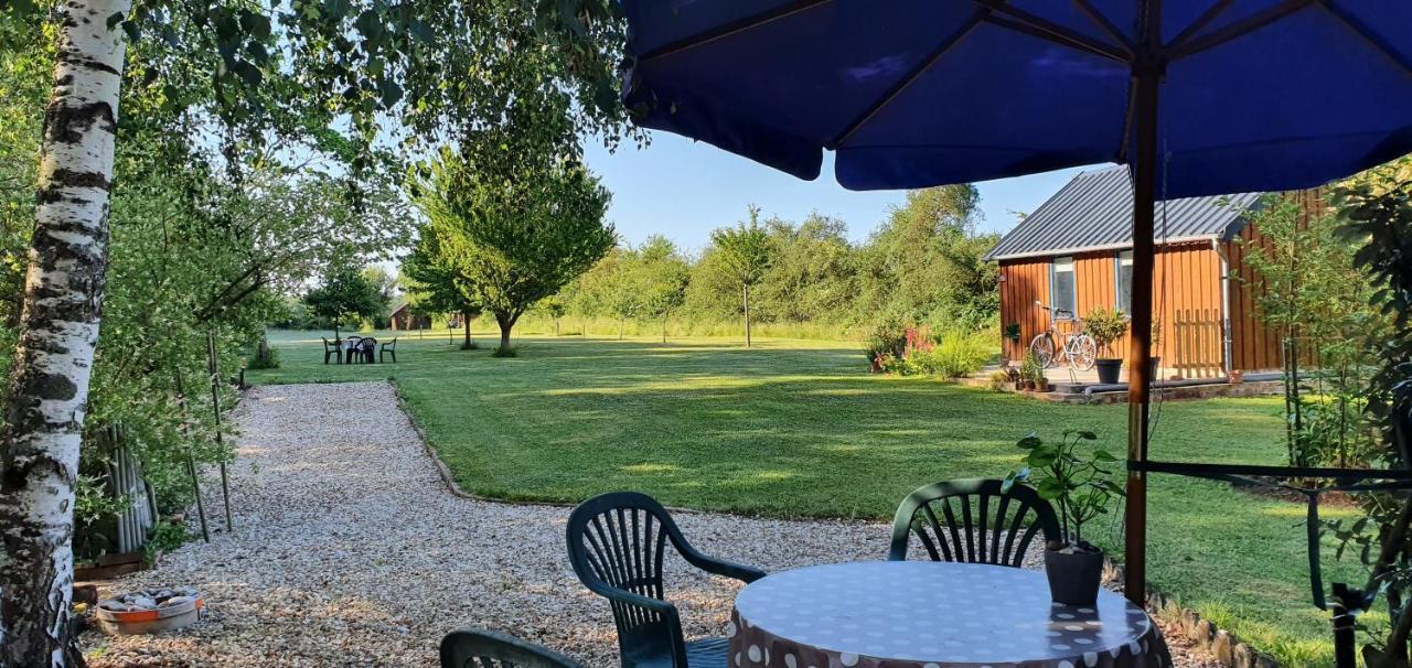 Bed and Breakfast Magnolia54 Louesme Exterior foto